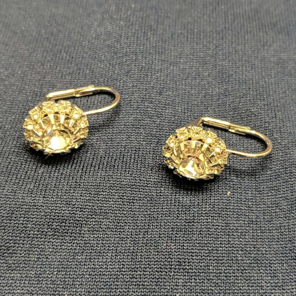 Sparkling silver/crystal fashion earrings